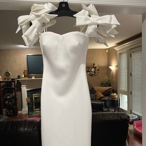 Jovani size 2 white off the shoulder bow dress